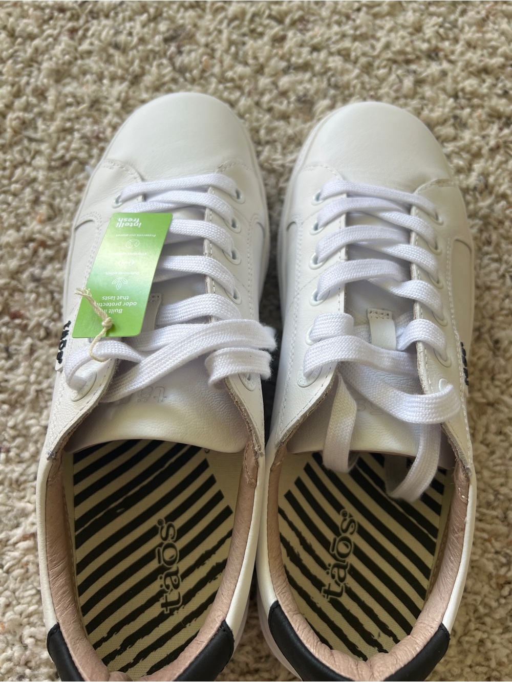 NEW Taos White Leather Women’s Lace-Up Sneakers